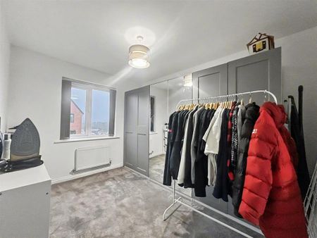 4 bedroom detached house to rent - Photo 3