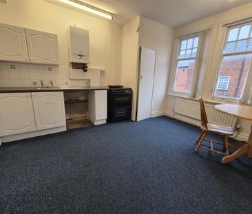 2 Bed Flat - Photo 6