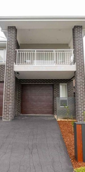 Great Studio Apartment with Garage - Photo 1