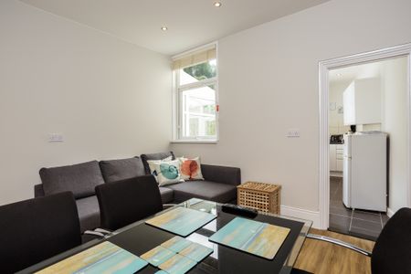 2 bedroom apartment to rent Orchard Road, Southsea, PO4 - Photo 2
