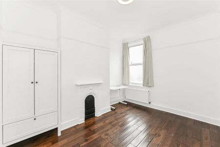 3 bedroom end of terrace house to rent - Photo 5