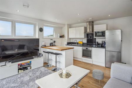 2 bedroom flat to rent - Photo 4