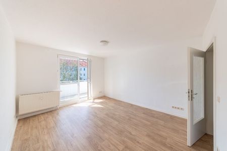 2 - (T) Raumwohnung mit großer Küche - Photo 5