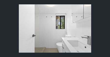 Stylish Renovated 1-Bedroom Unit in Central Southport - Photo 4