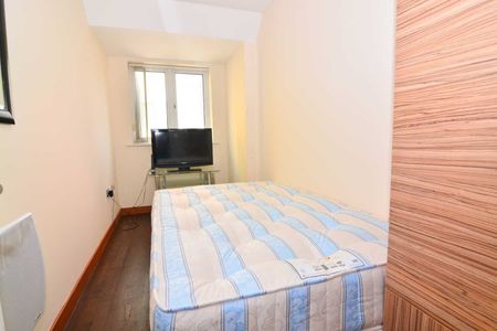 Room in a Shared Flat, Block Wharf, E14 - Photo 3