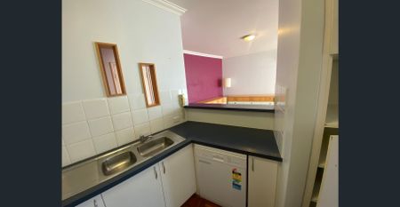 Contemporary West Perth Retreat - Photo 2