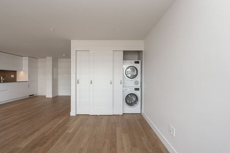 150 The Donway West - Photo 5