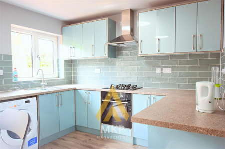 5 bedroom terraced house to rent - Photo 3