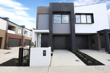 10 Teague Crescent, Braybrook VIC 3019 - Photo 3