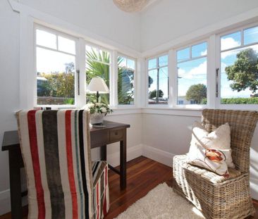 Charming 1930s Bungalow in Vibrant Otahuhu - A Perfect Blend of Cha... - Photo 4