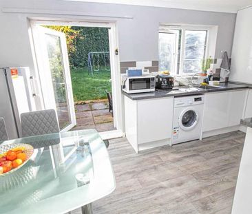 3 Bedroom House - End Terrace - Photo 5