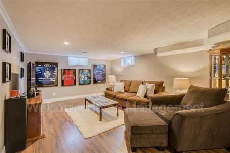 $1,695 / 2 br / 1 ba / ALL INCLUSIVE LOWER UNIT IN ST. CATHARINES! - Photo 5