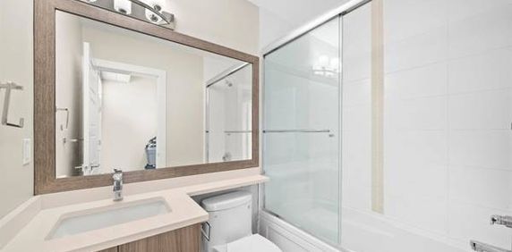 2 bed bd 1 bath ground suite - Photo 2