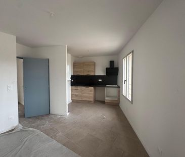 Location Appartement 2 pièces 45m² POURRIERES 83910 - Photo 5