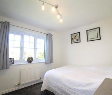 Heynes Green, MAIDENHEAD - Photo 2