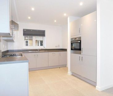 3 bedroom detached house to rent - Photo 3