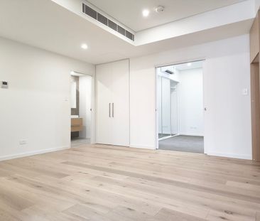 Premier Location! Large 1 Bedroom Apartment! - Photo 5