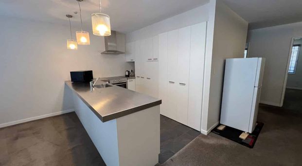 Gloucester St apartment - Photo 1