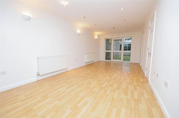 4 bedroom semi-detached house to rent - Photo 1