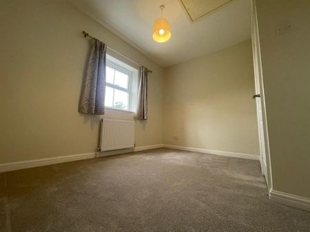 2 bedroom terraced house to rent - Photo 2