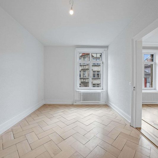 Charmante 3.5-ZWG, frisch saniert & bezugsbereit - Photo 1