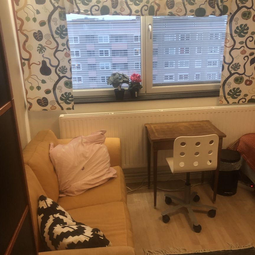 Henriksdalsringen, Nacka - Foto 1