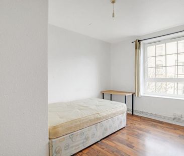 3 bedroom flat to rent - Photo 6