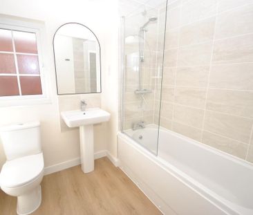 2 bedroom semi-detached house to rent - Photo 6