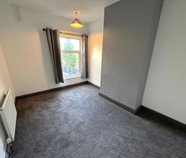 2 bedroom end of terrace house to rent - Photo 4