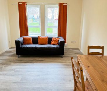 2 Bed Flat - Photo 2