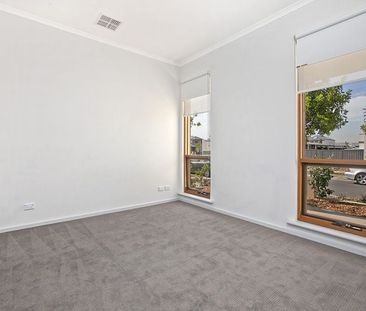 Family home in Lightsview! - Photo 4