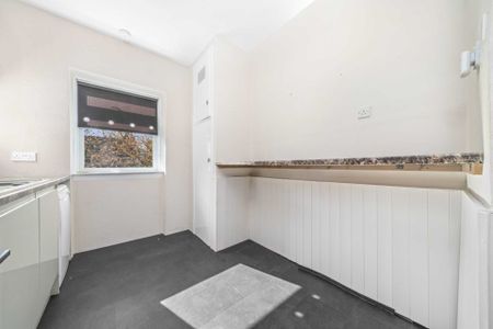 Price £950 pcm - Available Now - Unfurnished - Photo 5