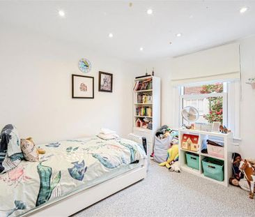 4 bedroom terraced house to rent - Photo 5