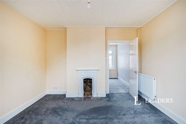 2 bedroom apartment to rent Gorleston Road, BH12 - Photo 1