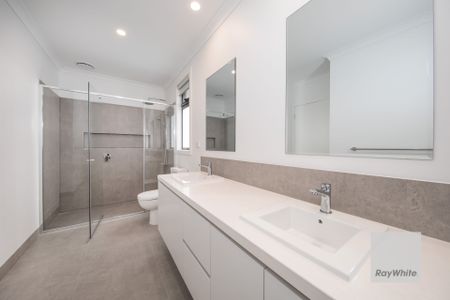 Brand New Modern Townhouse - Ready to Impress! - Photo 5