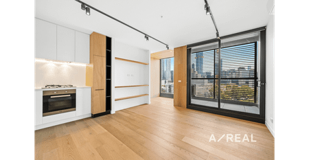 Modern two Bedroom Apartment- With City Views! - Photo 3