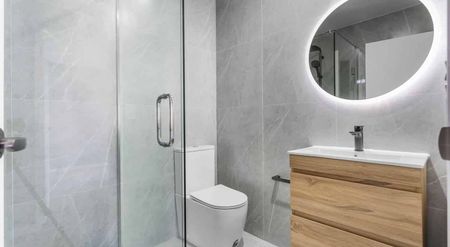 Mount Albert Gem: Spacious 3-Bedroom Townhouse with Garage - Photo 5