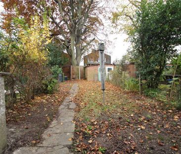 2 bedroom maisonette to rent - Photo 2