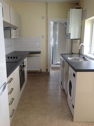 4 bedroom house - Photo 5