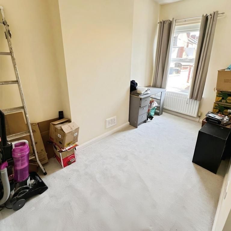 2 bedroom end of terrace house to rent - Photo 1