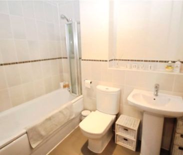 Goldsworth Road, Woking, Surrey, GU21 6LF - Photo 6