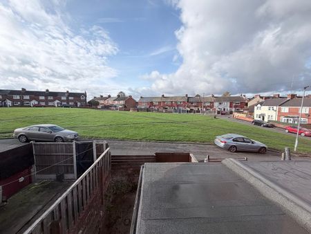 2 bedroom terraced house to rent - Photo 3