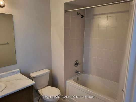 Condo Townhouse For Lease | E9010328 - Photo 1