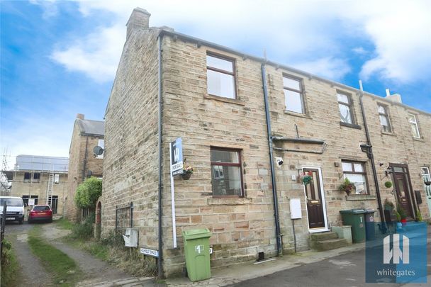 Holmfield, Clayton West, Huddersfield, HD8 - Photo 1