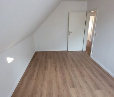 Gemütliche 3-Zi.-Whg. mit neuem Bad, neuem Laminatboden und Balkon in Dresden Weißig. - Foto 2