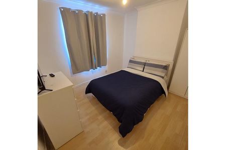 4 bedroom terraced house to rent - Photo 2