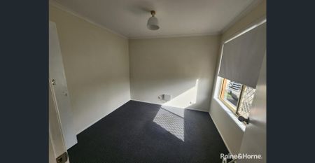 4 Bed Family Home - Photo 3
