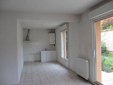 Location appartement t3 80 m² à Villefranche-de-Rouergue (12200) - Photo 3