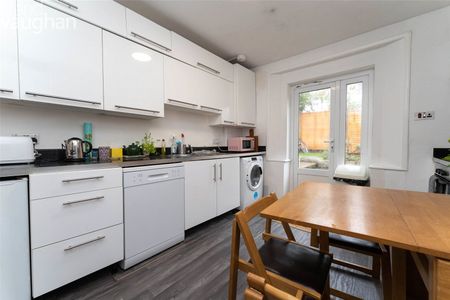 3 bedroom apartment to rent - Photo 5