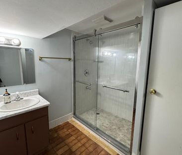 For Lease - 709 Keates Avenue, Oshawa, Ontario - Photo 3